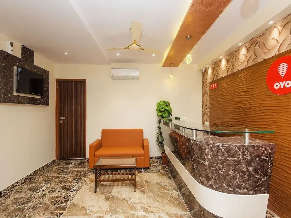 OYO 11706 Hotel Avion Park