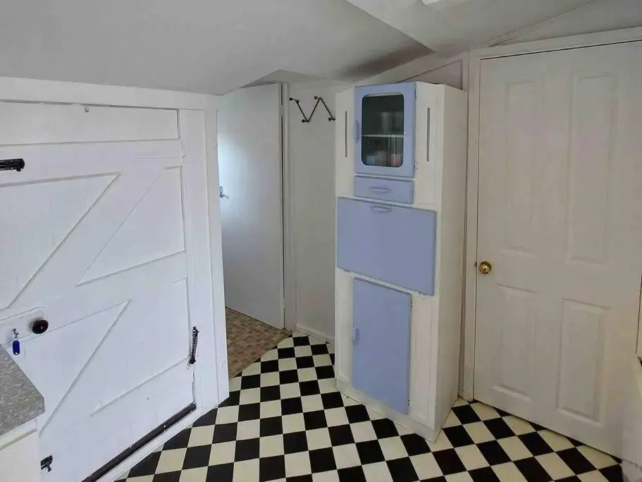 Amazing Sea View chalet , set In the main part of Lyme & Sleeps 4