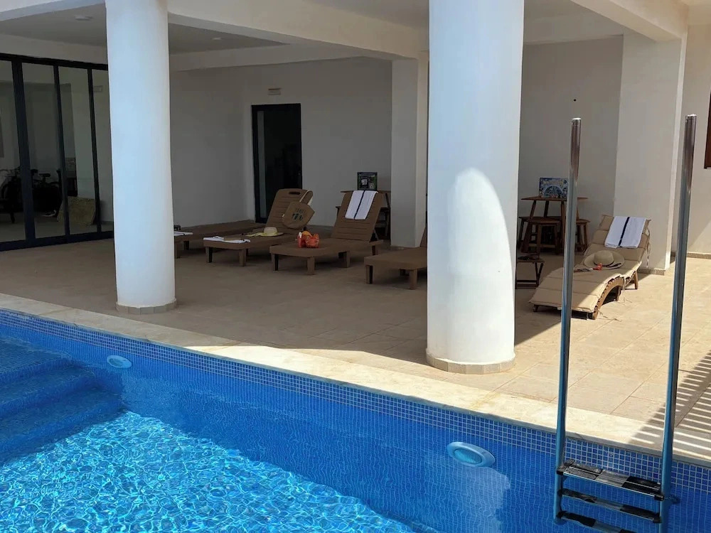 Joli Beach Apartments With Shared Pool
