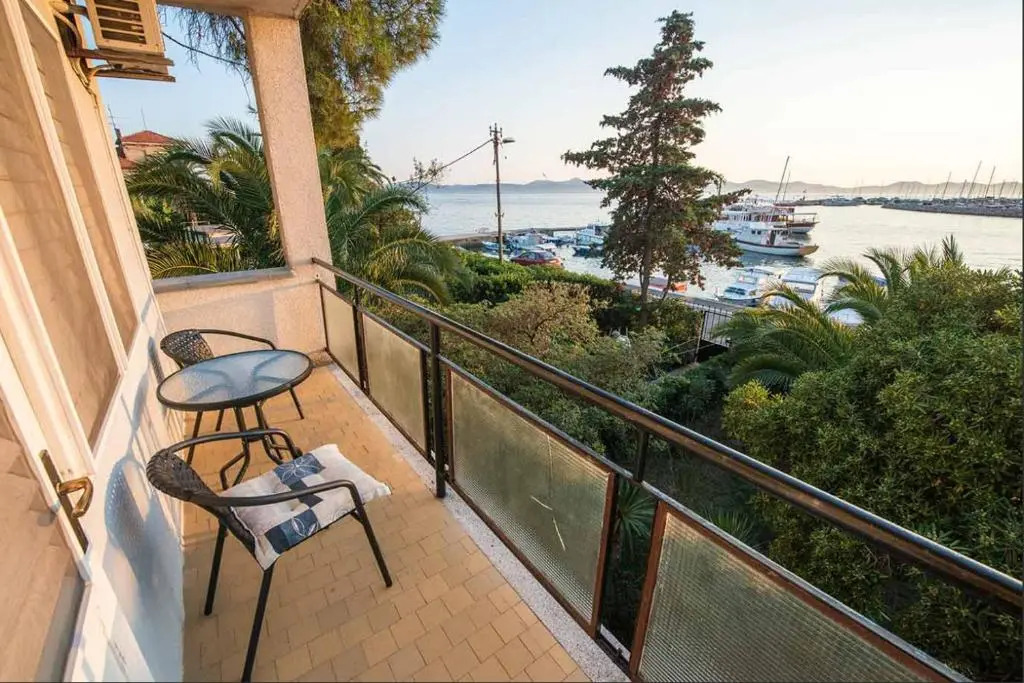 Amazing seaview apartment with a balcony near the beach - Kneza Trpimira I - AE1386