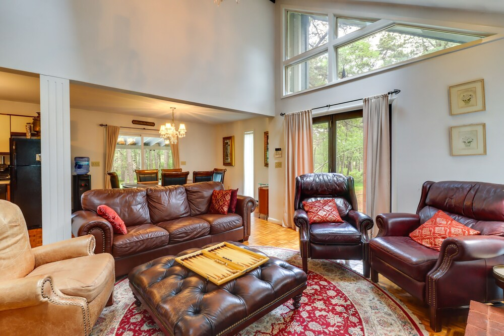 Fire Pit, Kayaks & Hammocks: Long Pond Home!