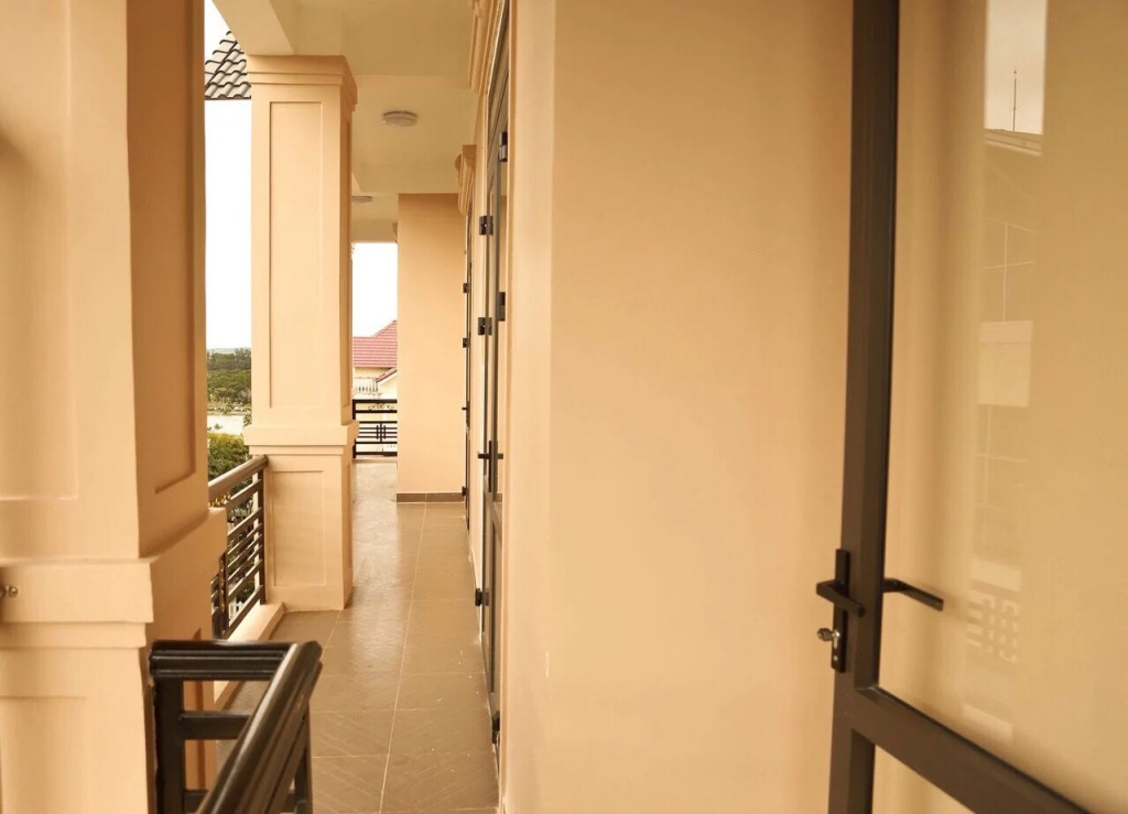 Hotel 111
