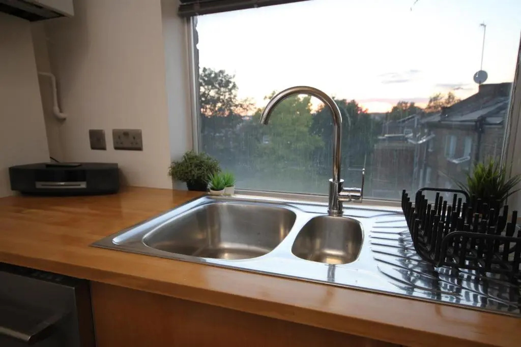 Camden Town Spacious 2 Bedroom Apartment - Sleeps 5 guests!