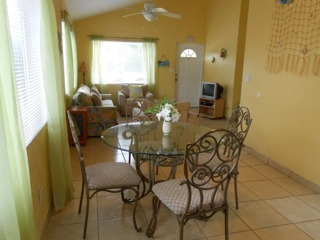 Hoopers Bay Villas
