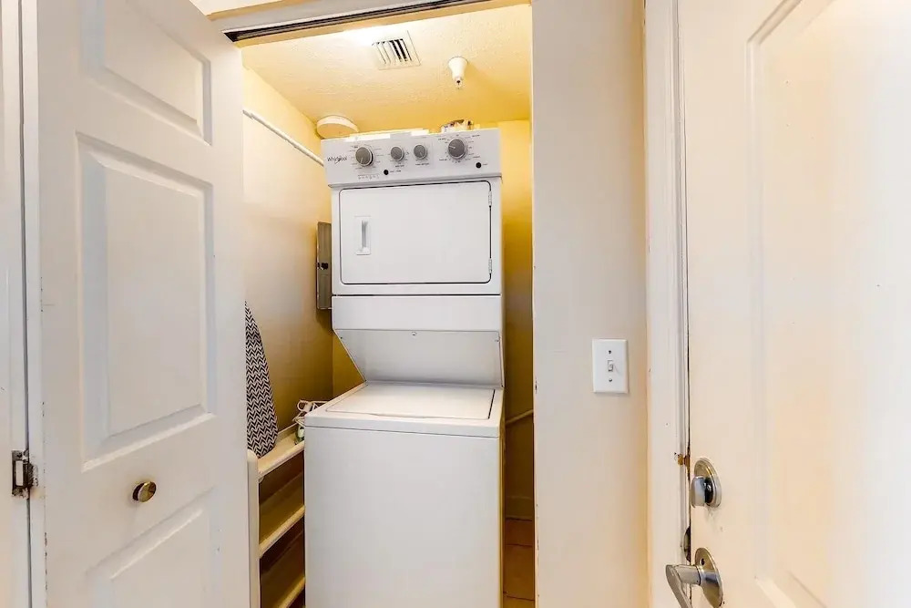 Twin Palms 702
