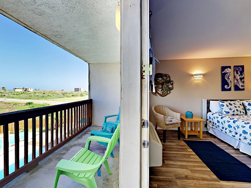131 Sea Breeze 1 Bedroom 1 Bathroom Condo