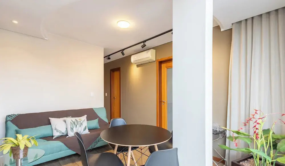 Modern apt in Sudoeste w/ A/C & Wi-fi Cls0101