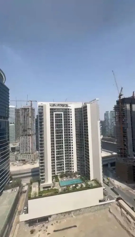 1BHK near metro. BusinessBay. Mera. 2209
