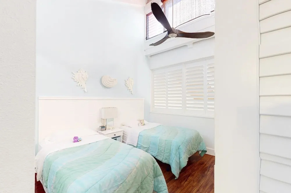 Luana Kai C-301 3 Bedroom Condo by RedAwning