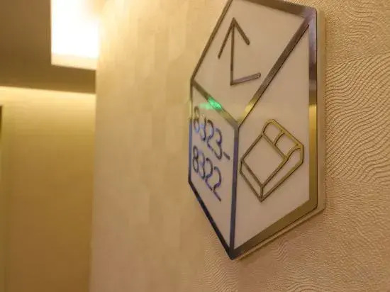Zsmart Hotel (Zhuanqiao Metro Station)
