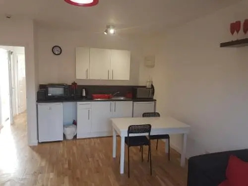 The Lily Pad apartment & Wrens Nest studio