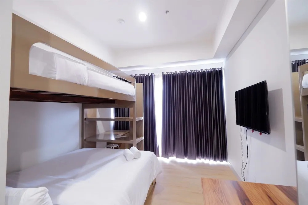 Strategic Location Studio Puri Mansion Apartment