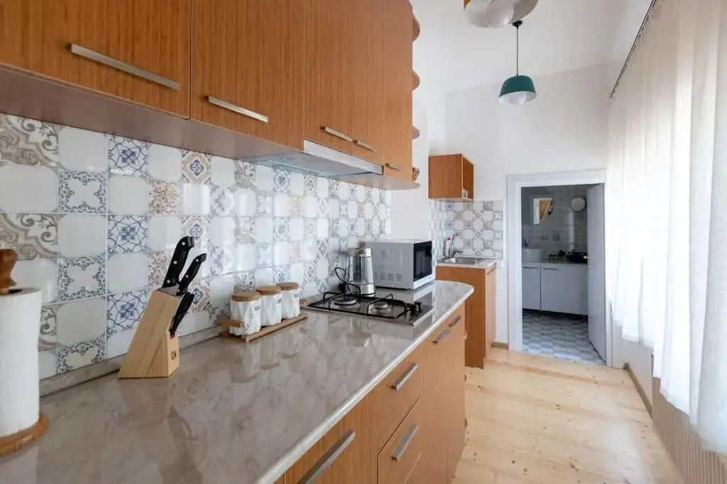 2 Bedroom Apartment Behind Opera House