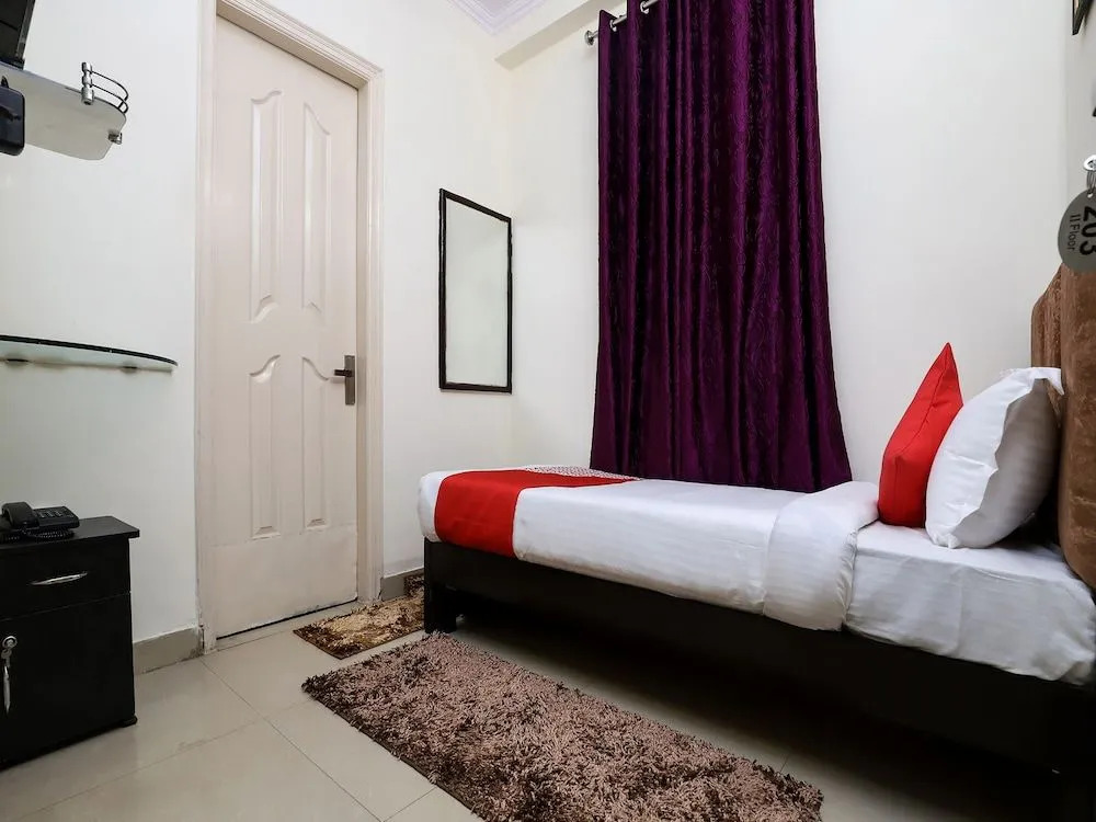OYO 24436 Ramji 7 Grand