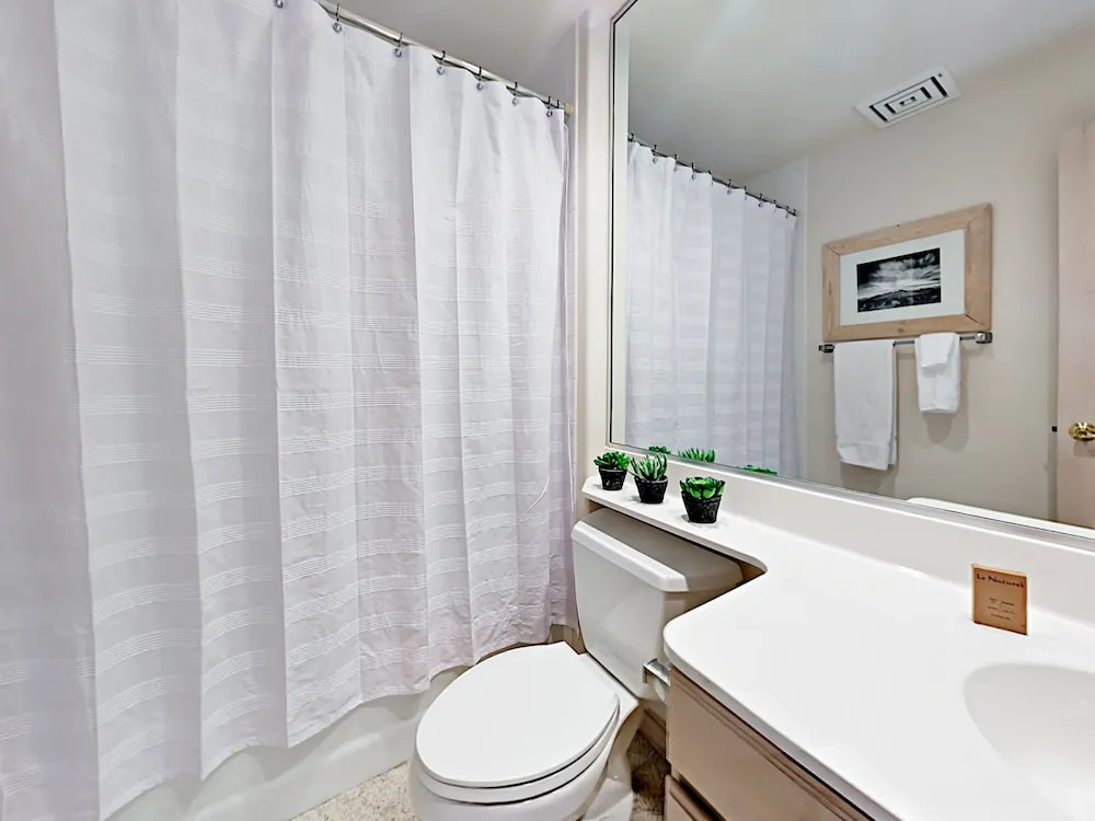 Exclusive Mountain Retreat #B - 4 Br Duplex