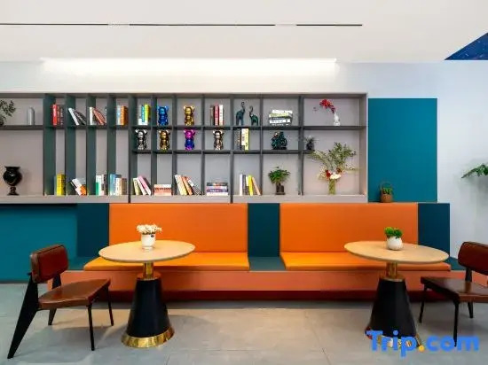 Qilai Smart Hotel (Kaisheng Building, Wuhu Pedestrian Street)
