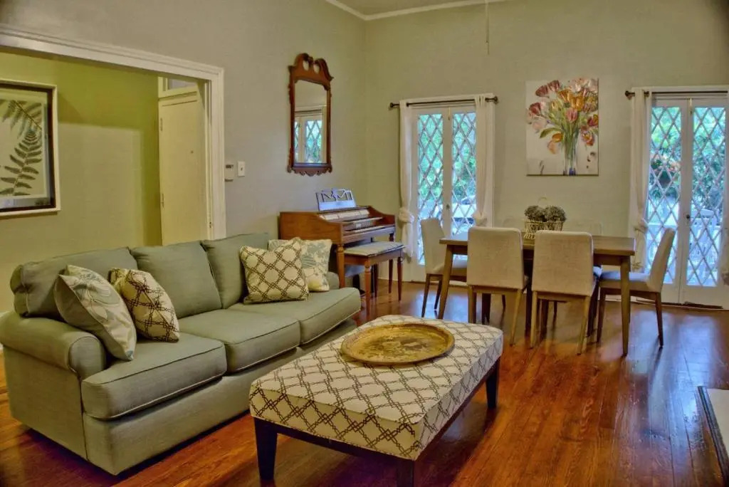 Beautiful 6 Bed, 5 Bath Historic Savannah Home