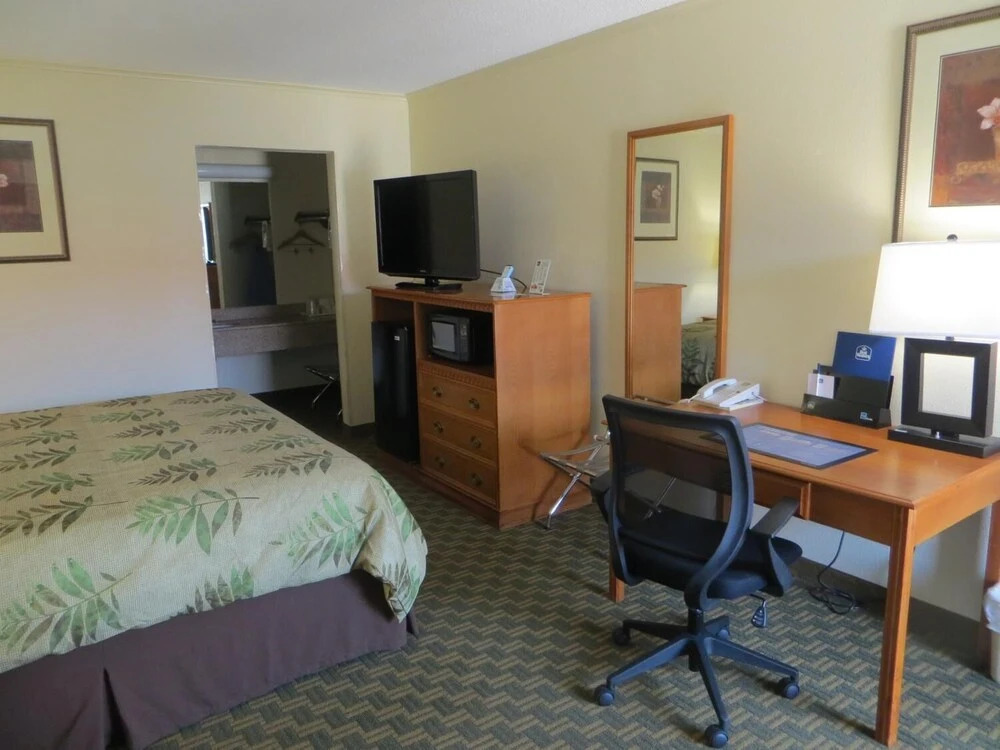 Red Coach Inn