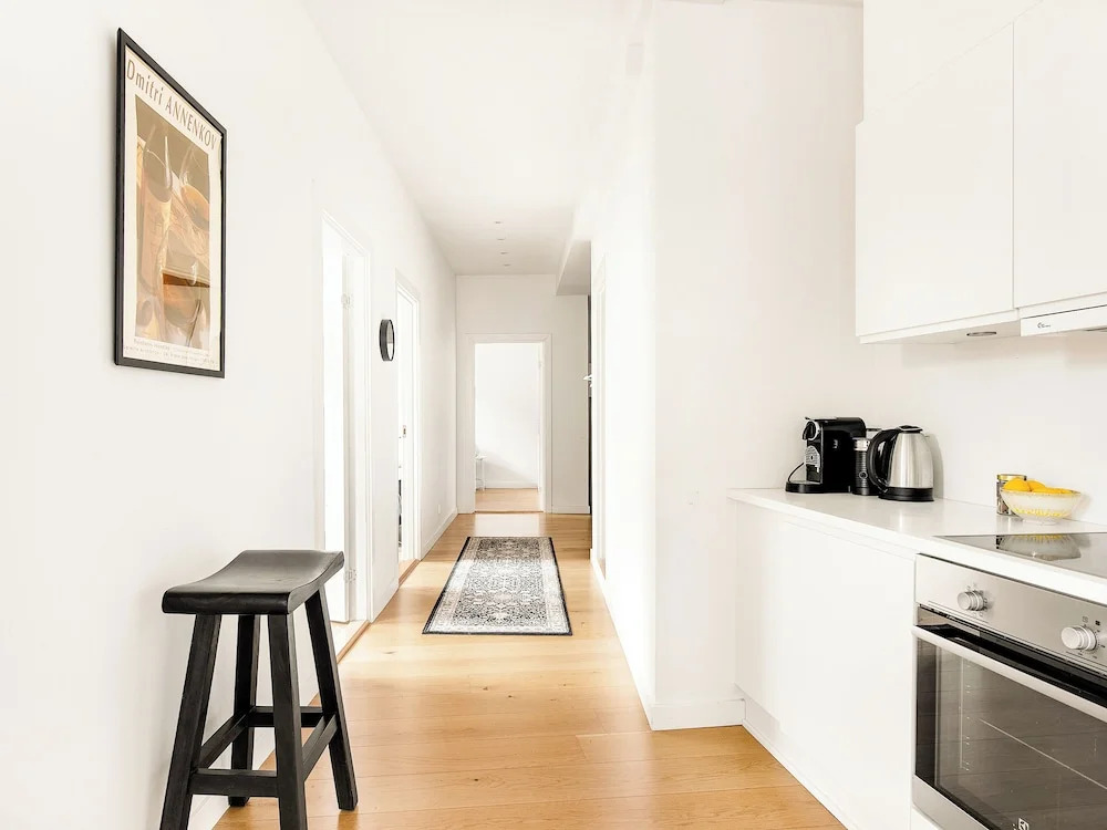 Leaves 3 - Pleasant 4-bdr Apt in Central Copenhagen