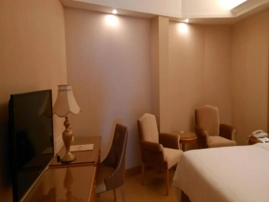 Vienna Hotel Shenzhen Longhua (Wanzhong City Branch)