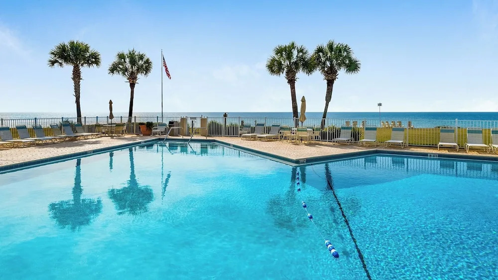 Sand Cliffs 108: Steps to Beach & Pool Access!