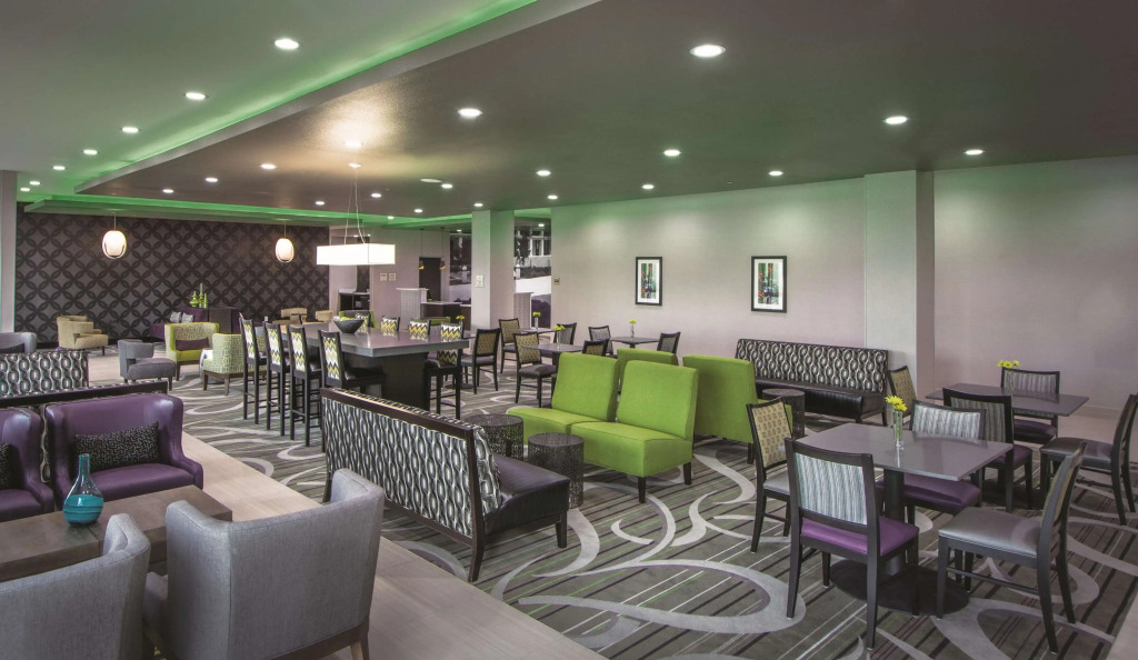 La Quinta by Wyndham College Station South
