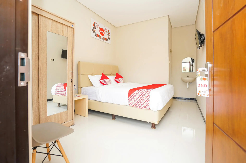 RedDoorz at Osuko Residence Sukomanunggal Jaya