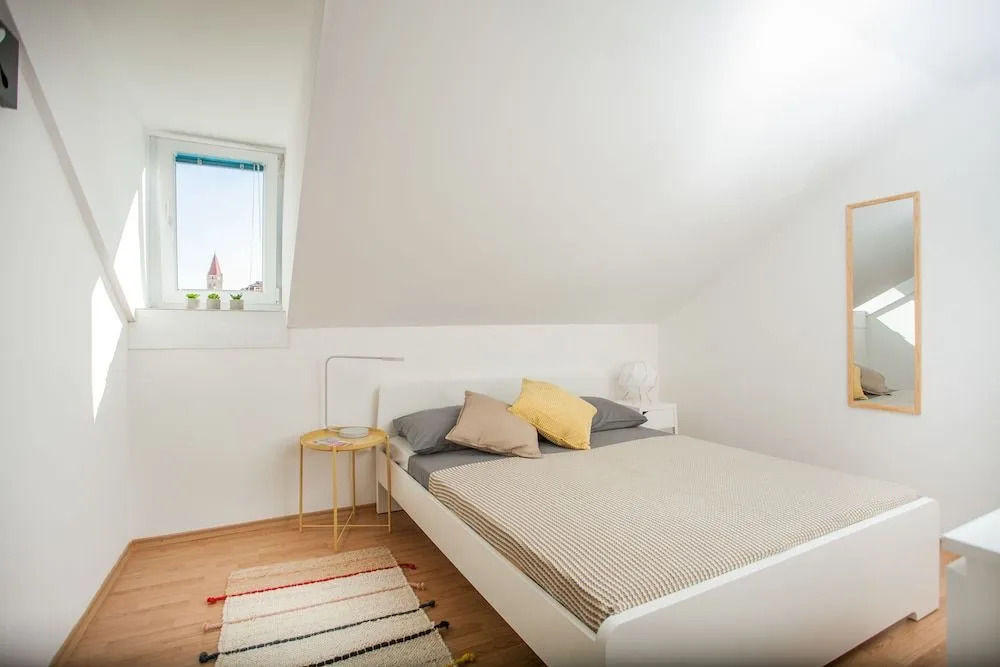 Top floor apartment