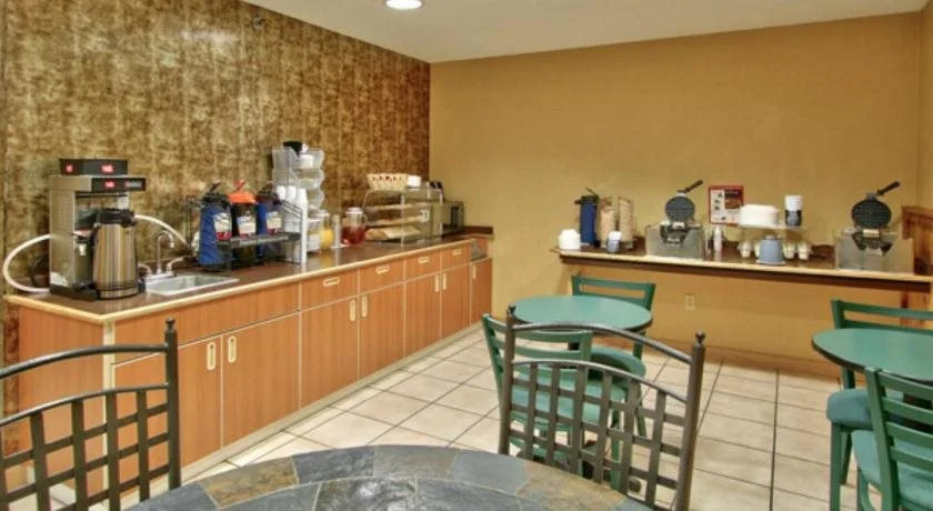 Western Skies Inn & Suites