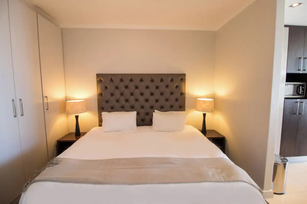 Camps Bay Studio Apartment - Luxurious With Stunning sea View