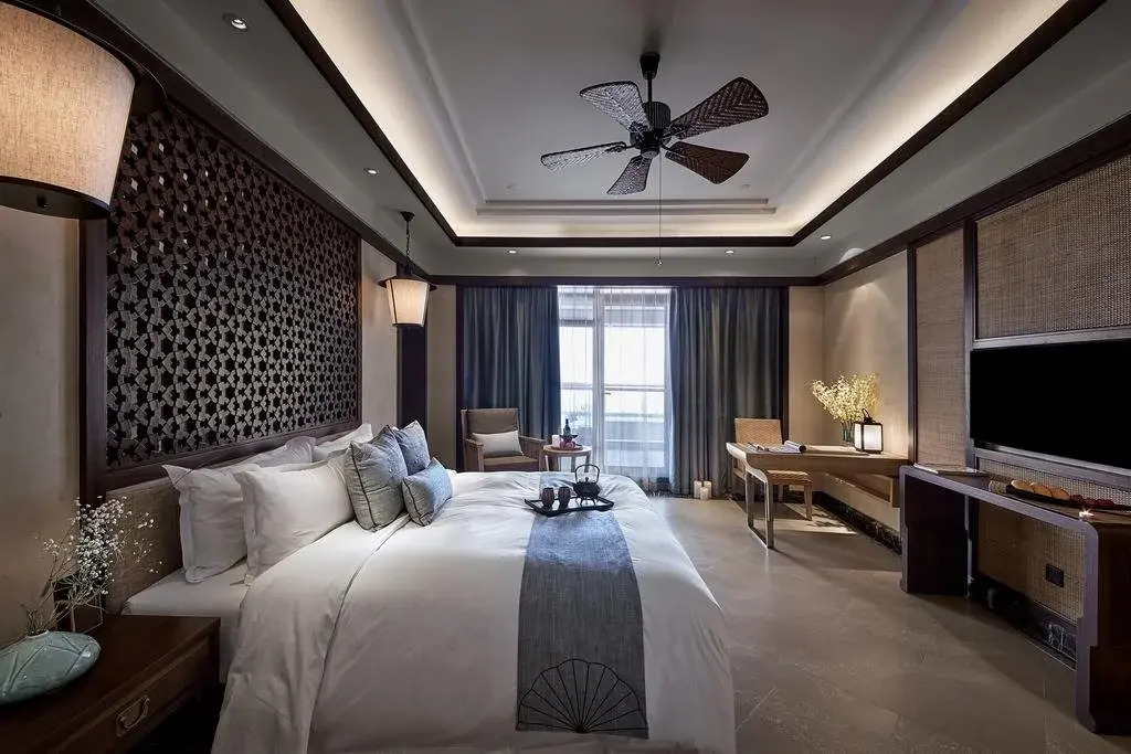 Lotus Hot Spring Hotel