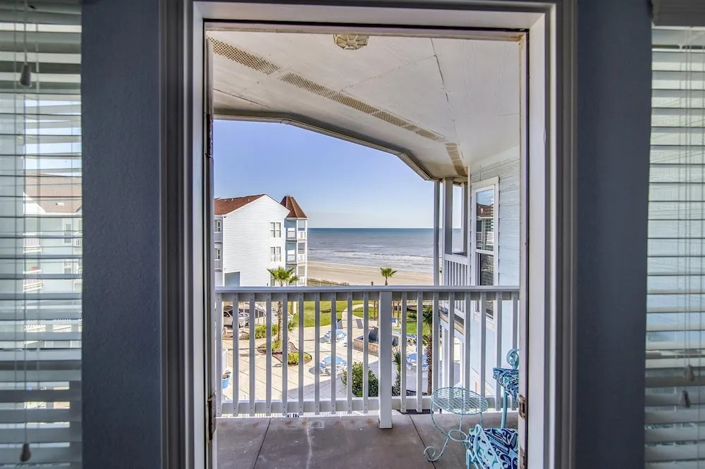 Seascape 1314 1 Bedroom Condo by RedAwning