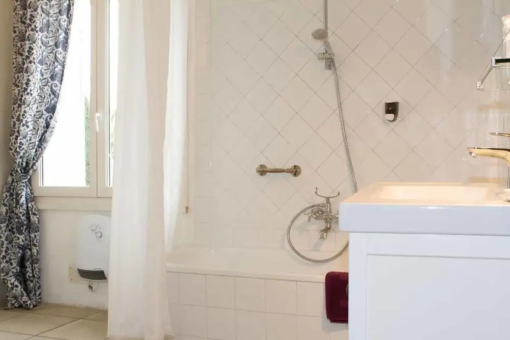 Villa Velleron - Guesthouse in a picturesque village