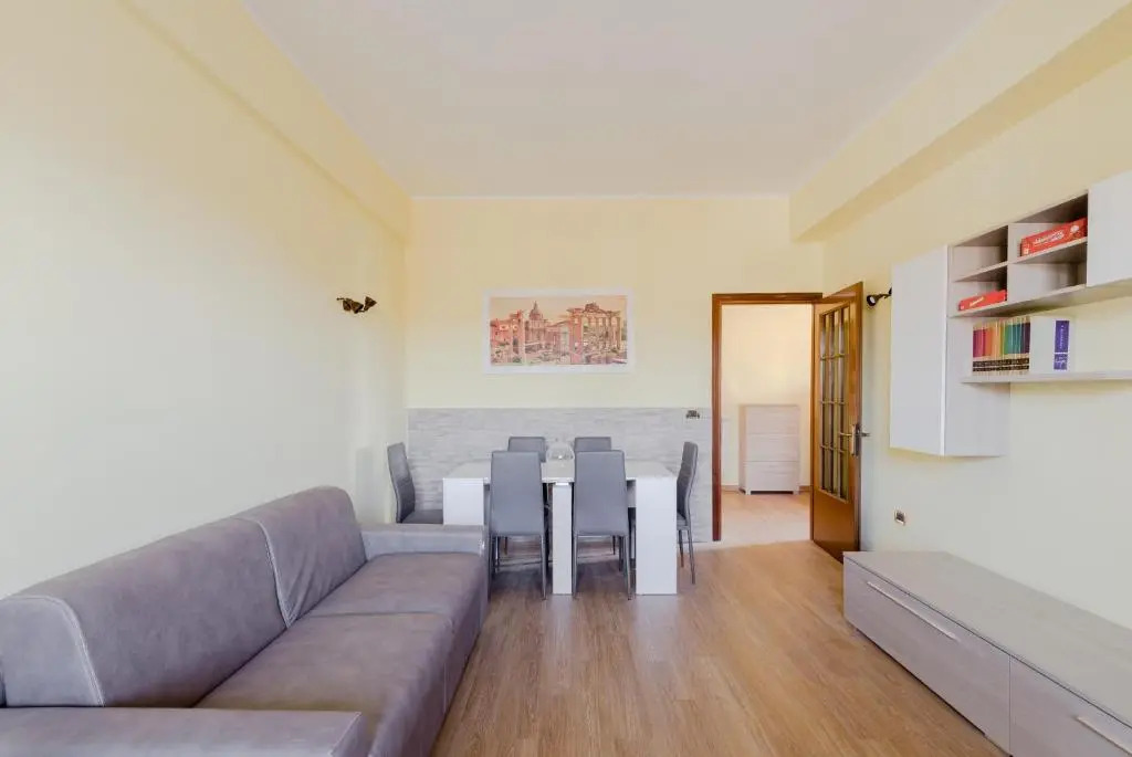 Le Rondini Apartment, 5 persone, 2 balconi, Policlinico Tor Vergata e Casilino