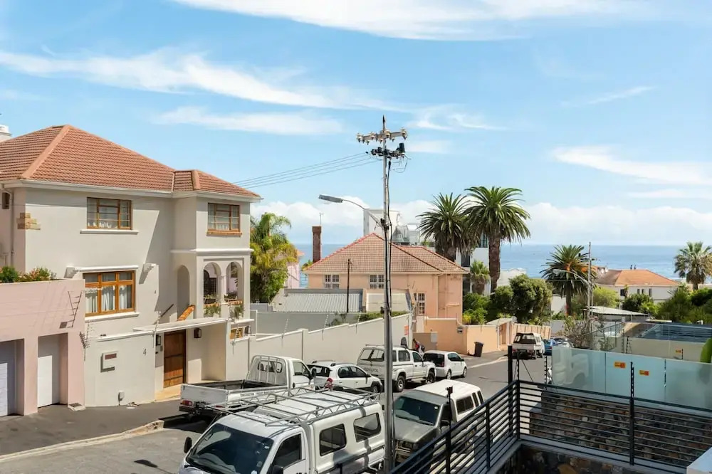 Central Minimalist 1bed by the Ocean The Bantry