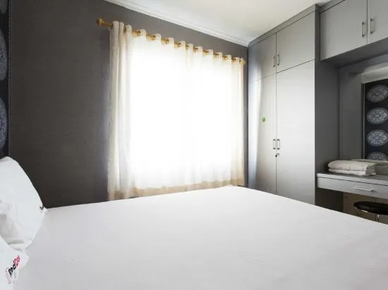 RedDoorz Apartment @ MOI Gading