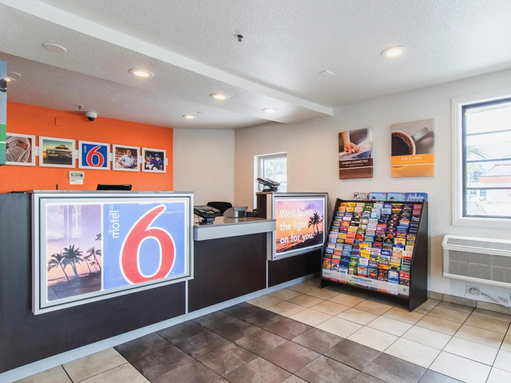 Motel 6-Buena Park, CA - Knotts Berry Farm - Disneyland