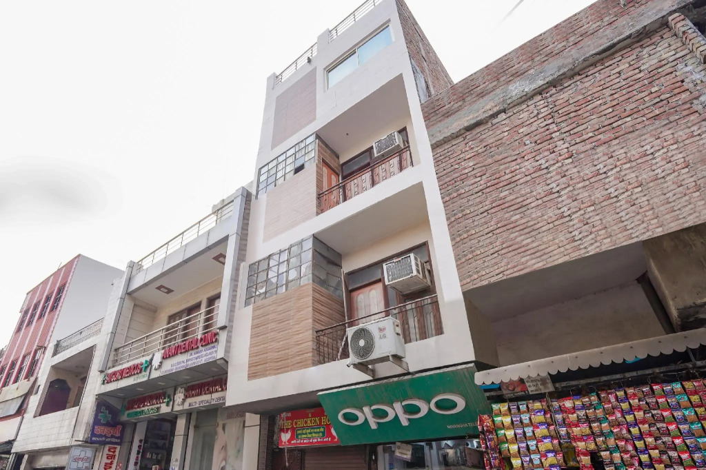 OYO 77834 Hazel Residency