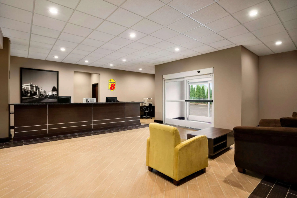 Super 8 by Wyndham Hershey Chocolate Avenue