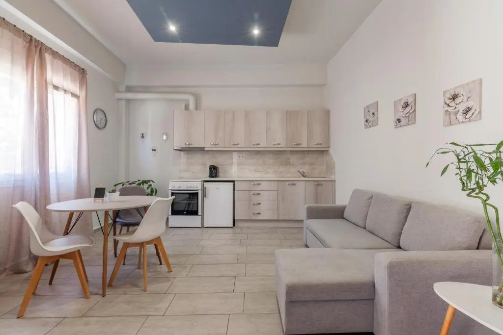 Avra Suites in City center - 50m to Beach