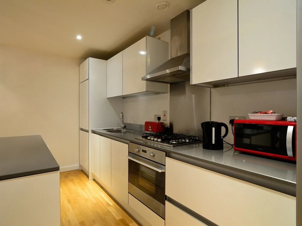 City Centre Hunsaker 3 Bedroom Serviced Apartment + Parking