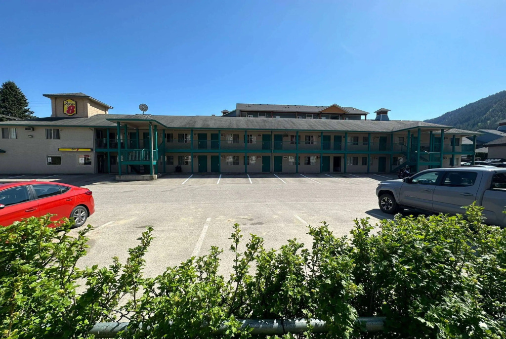 Super 8 by Wyndham Sicamous