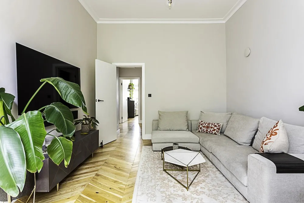 Well-decorated Notting Hill Flat
