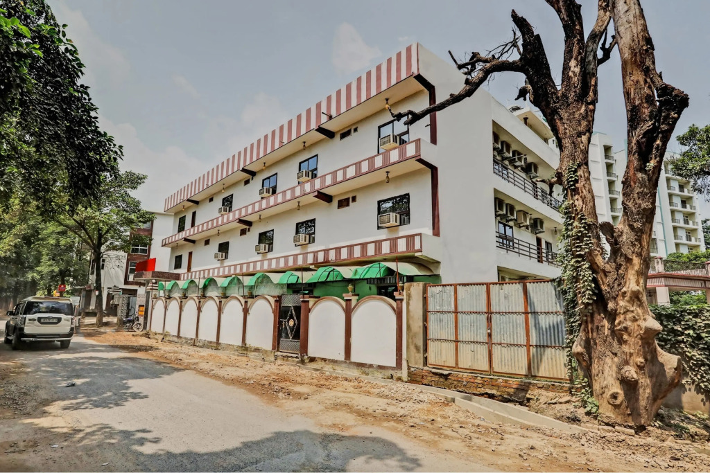 Hotel O Lotus Inn