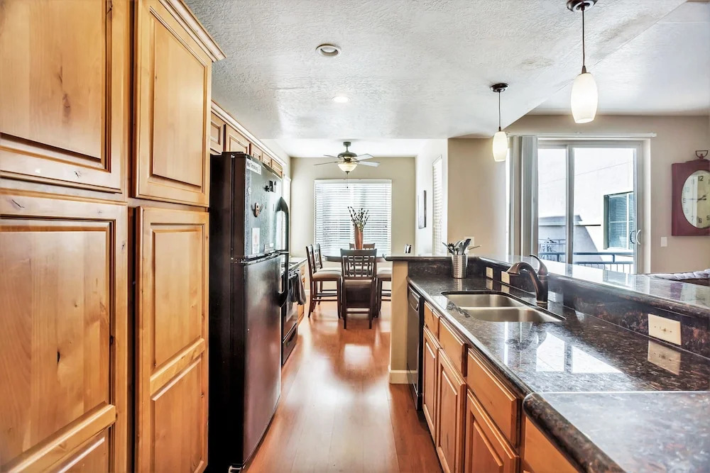 Downtown Condo by the Convention Center
