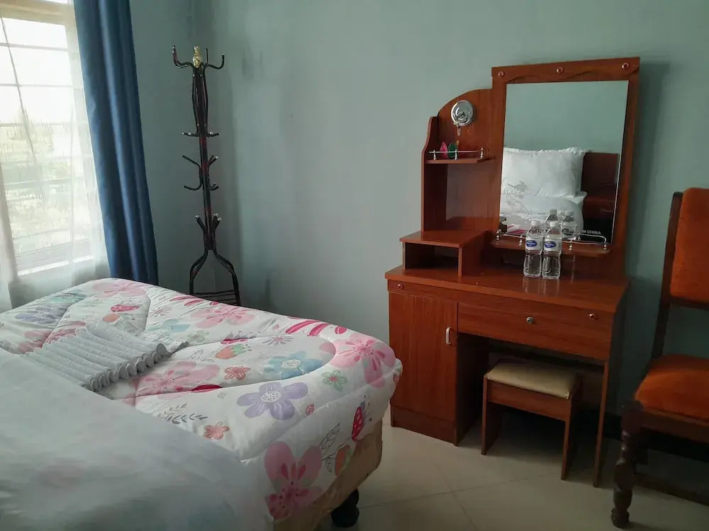 Highland Breeze Avacado Hotel