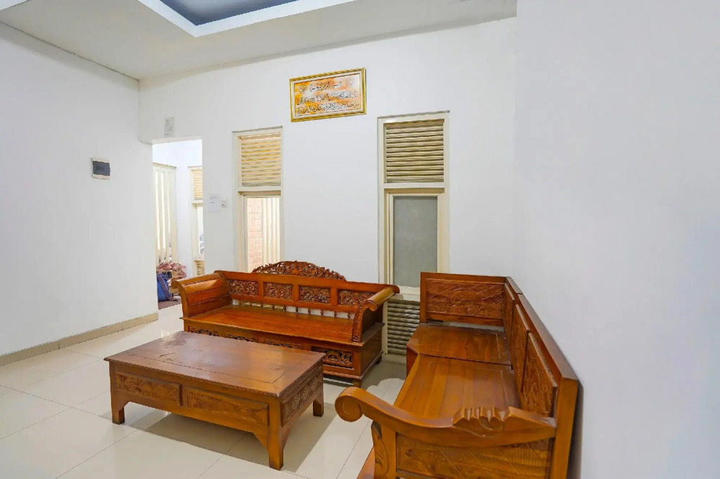 OYO 91743 Choirul Residence