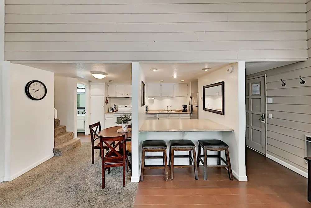 Walkable Corner Unit w/ Pool, Hot Tub & Tennis condo