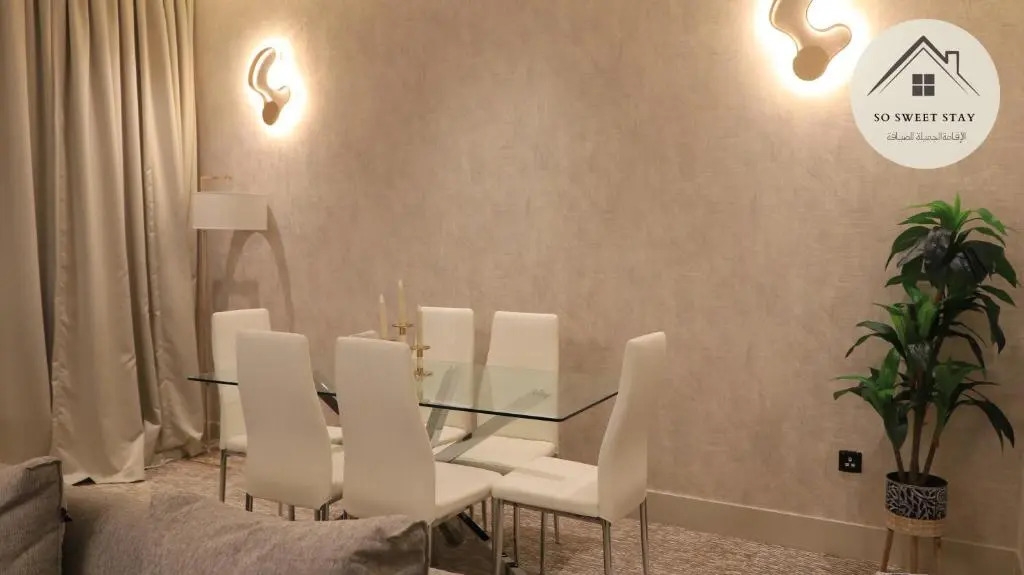 So Sweet Stay -AlTawun 3BR apartment - with Balcony garden view - الاقامة الجميلة - شقة فندقية فاخرة - بلكونه مطله ع الحديقه