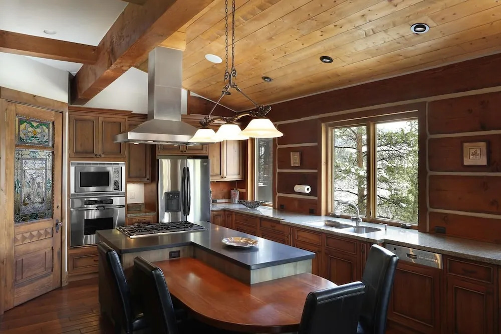 The Lodge at Stoney Ridge by RedAwning